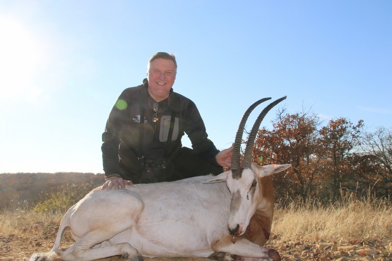 David with Scimitar horned oryx 0
